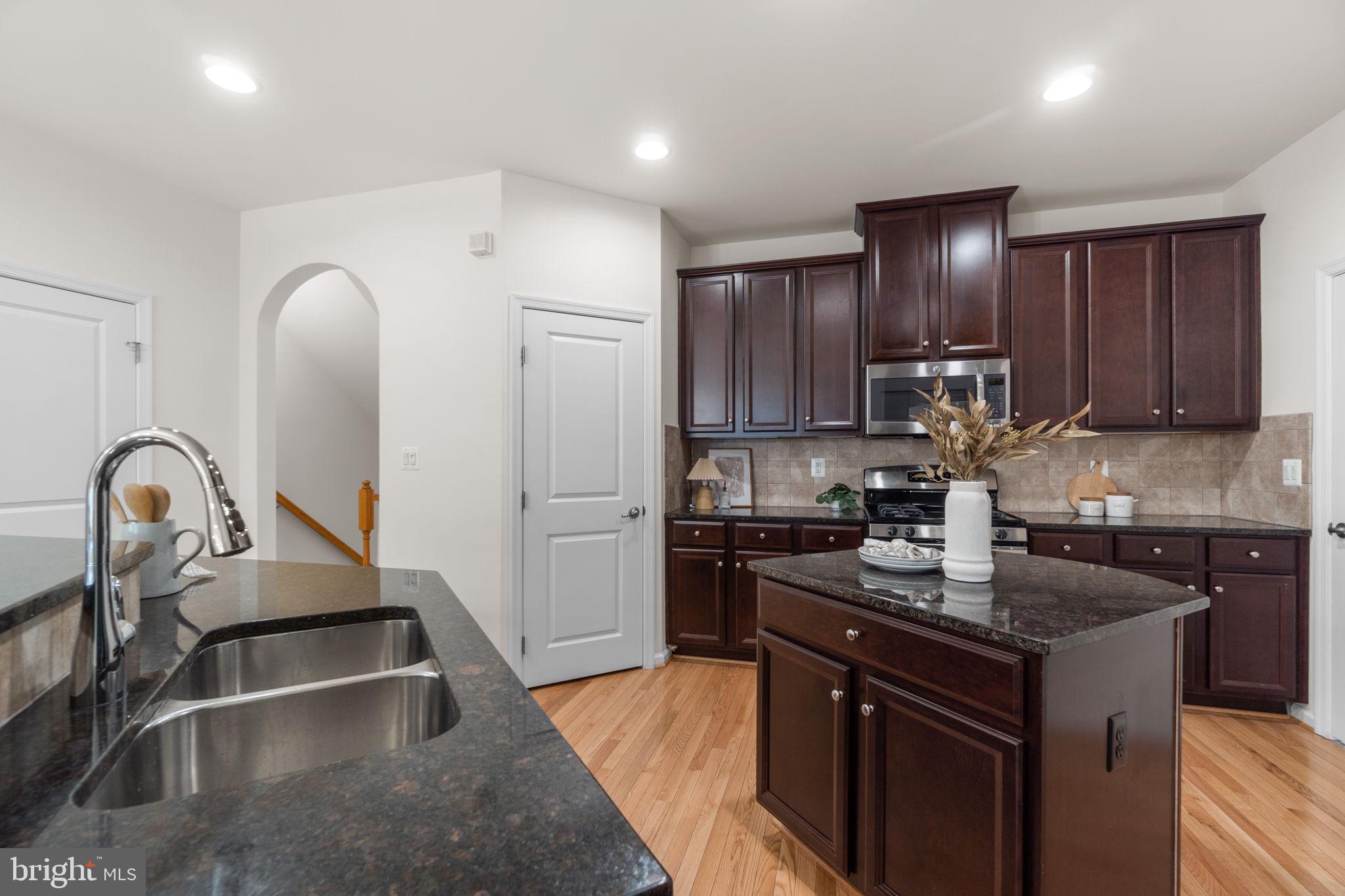 2420 WALKING JANELLE WAY