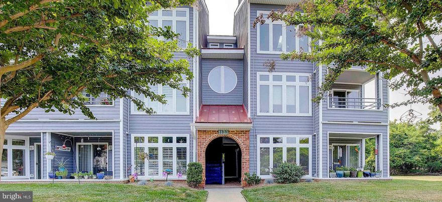 This Annapolis Condo is prime location.  It is one of the largest condo's, 3rd bedroom/Family room loft area makes this condo living a perfect ten. Over 1,400 sq feet, top level with vaulted ceilings, did i mention it is an end unit and that it backs to woods and community open space. Great location in Eastport. 
Should be ready to go on the market Saturday.