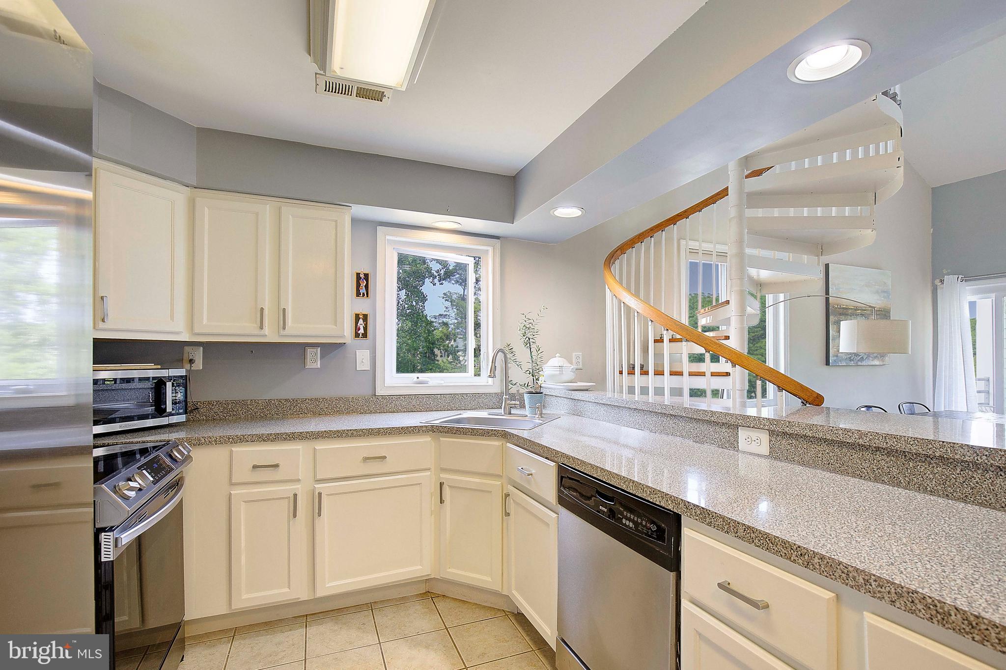 LAKE HERON CONDO - Residential