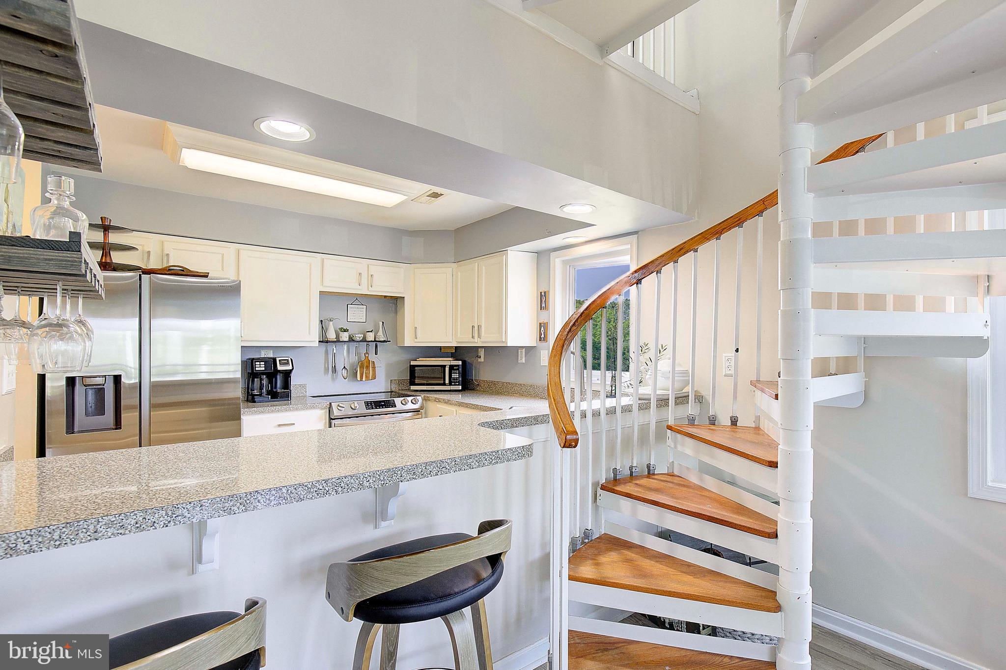 LAKE HERON CONDO - Residential