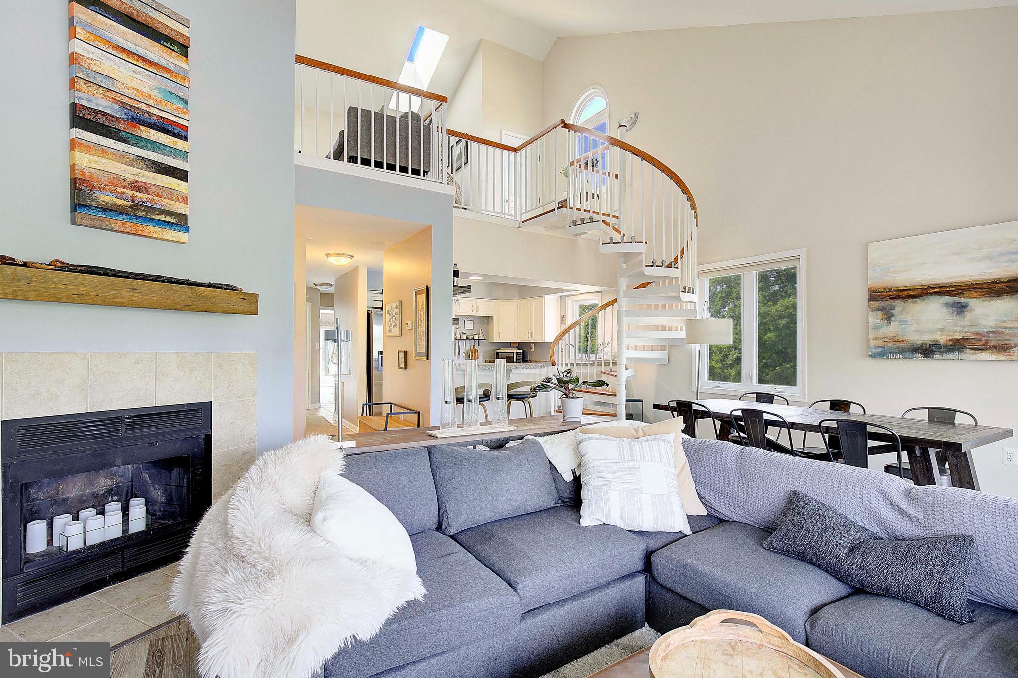 LAKE HERON CONDO - Residential