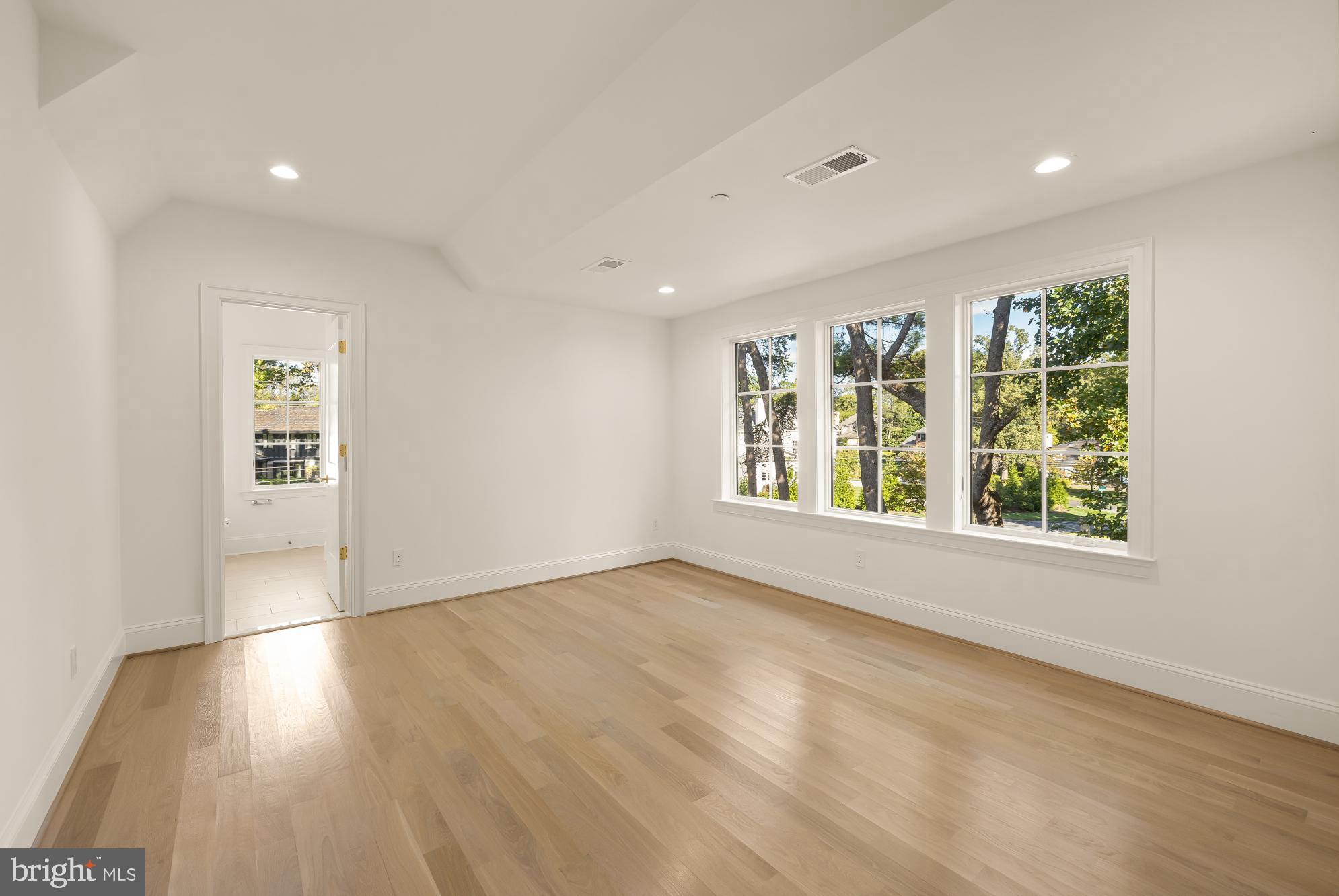 ARROWOOD - Residential