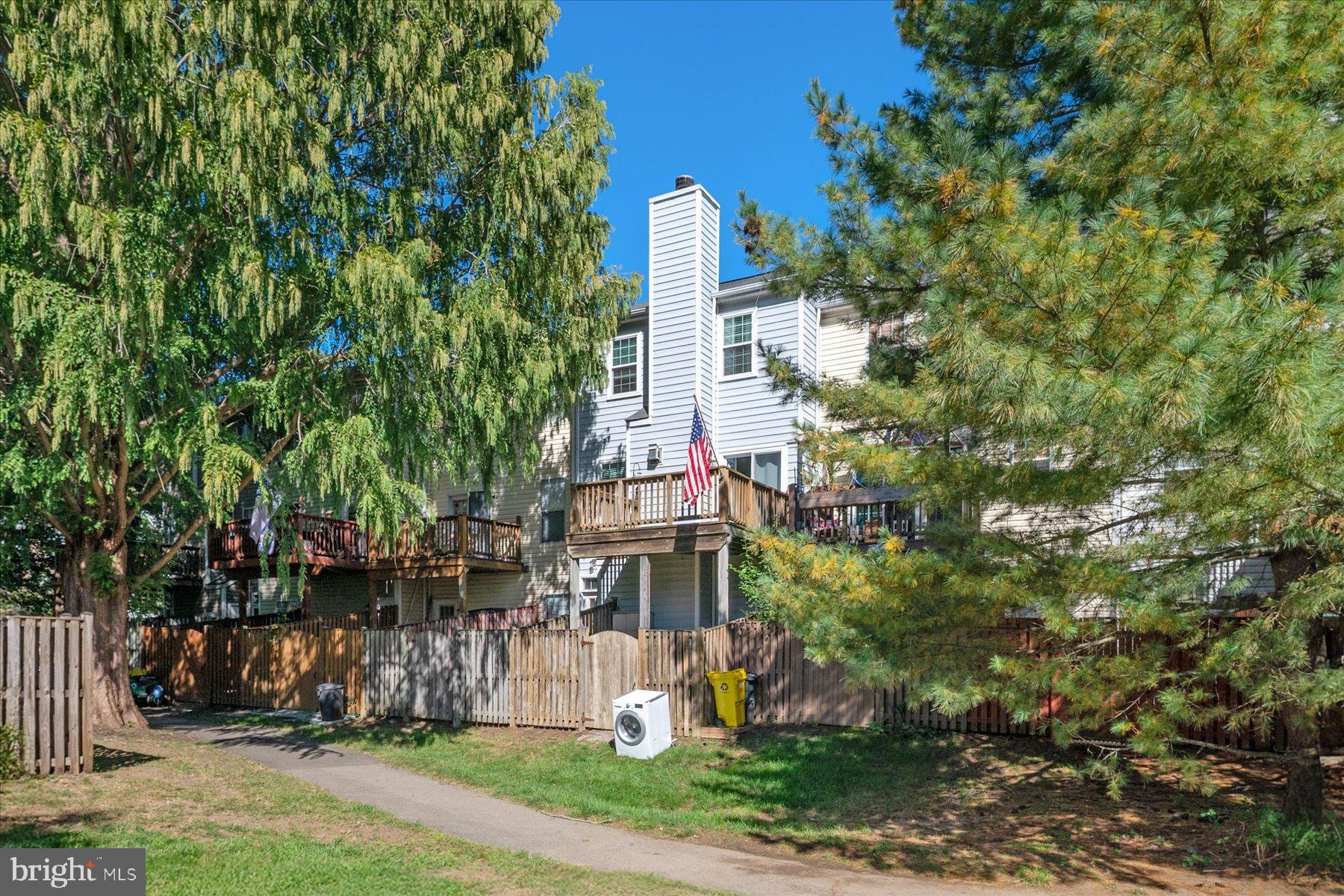 NANTUCKET MEWS @ CROFTON - Residential