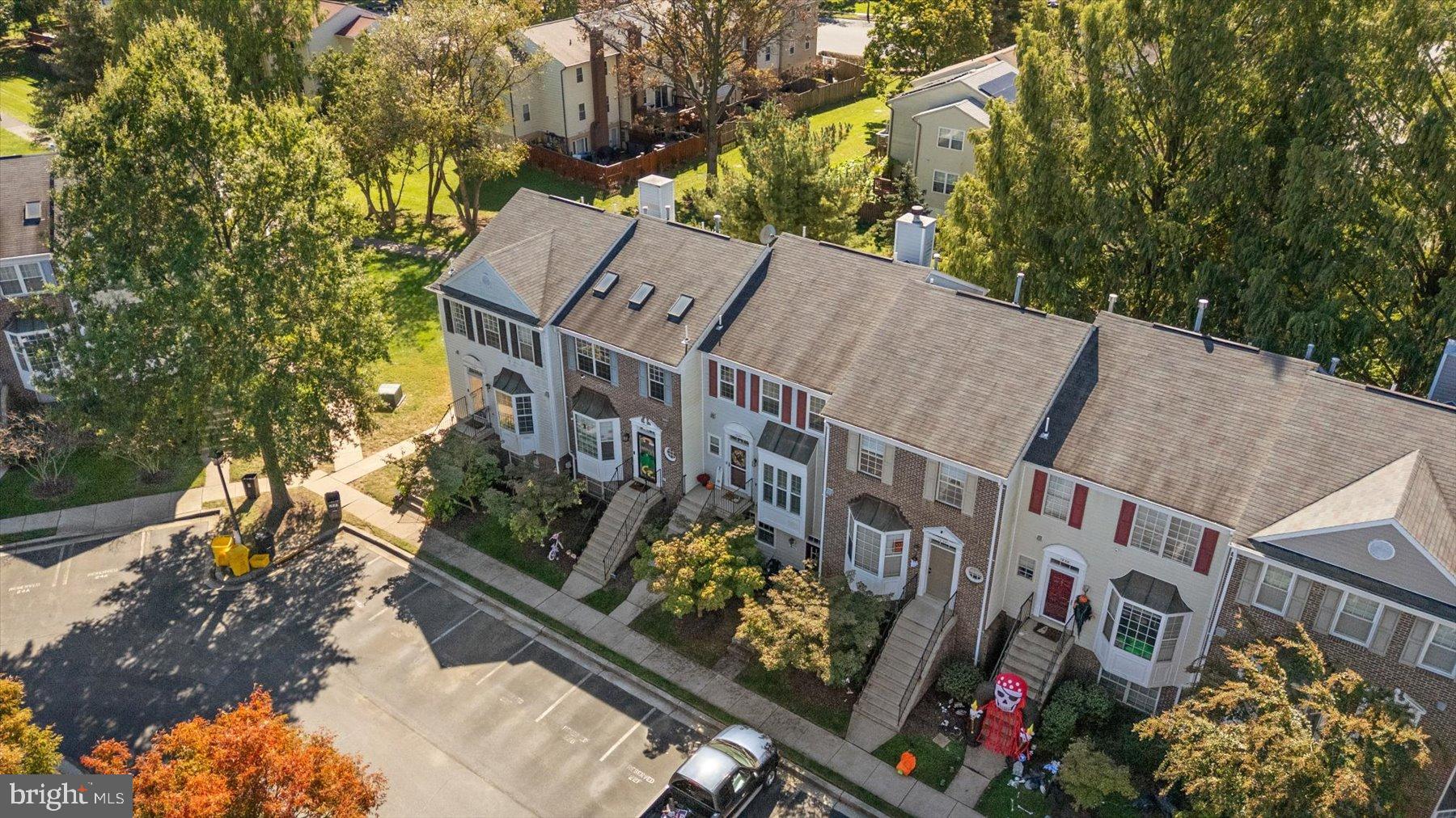 NANTUCKET MEWS @ CROFTON - Residential