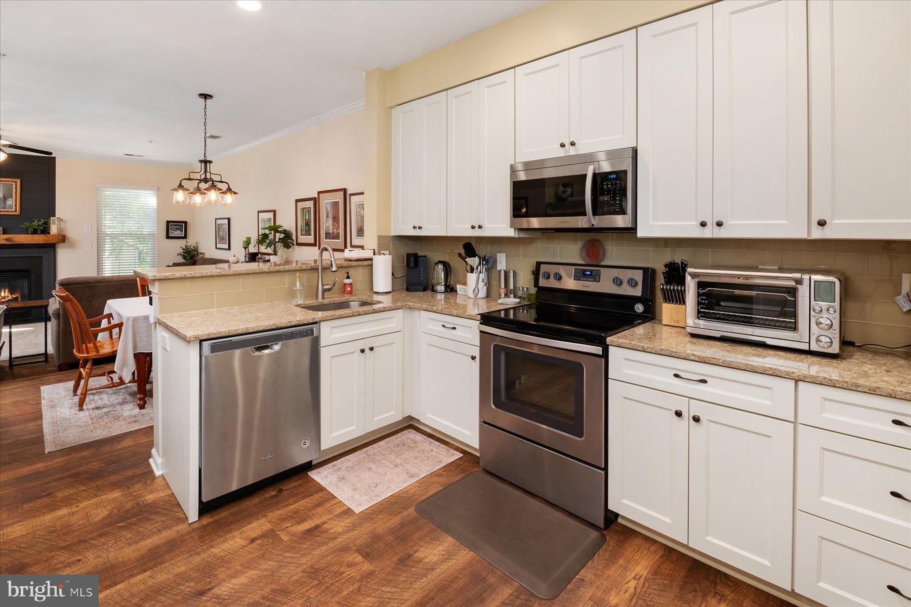 NANTUCKET MEWS @ CROFTON - Residential