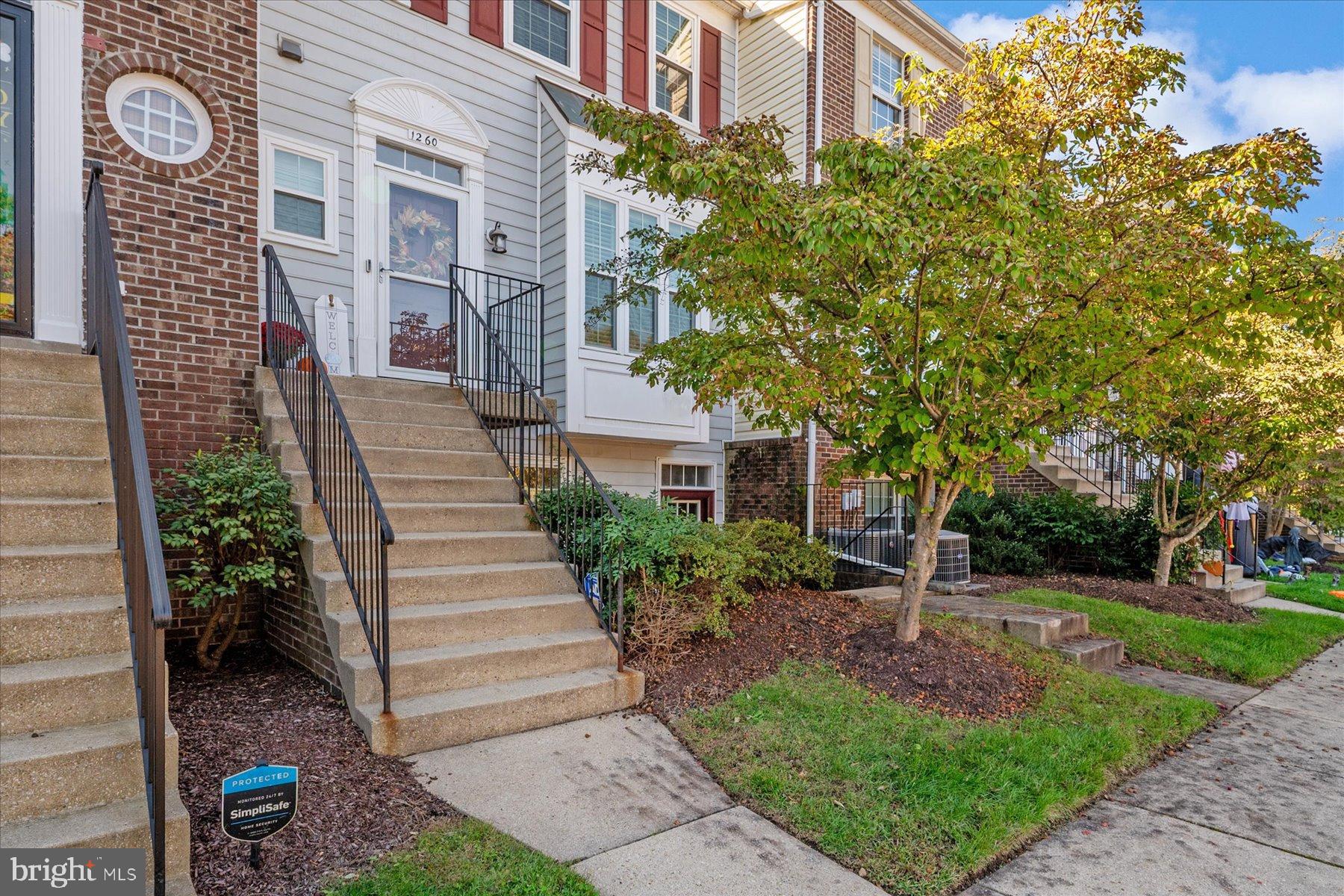 NANTUCKET MEWS @ CROFTON - Residential