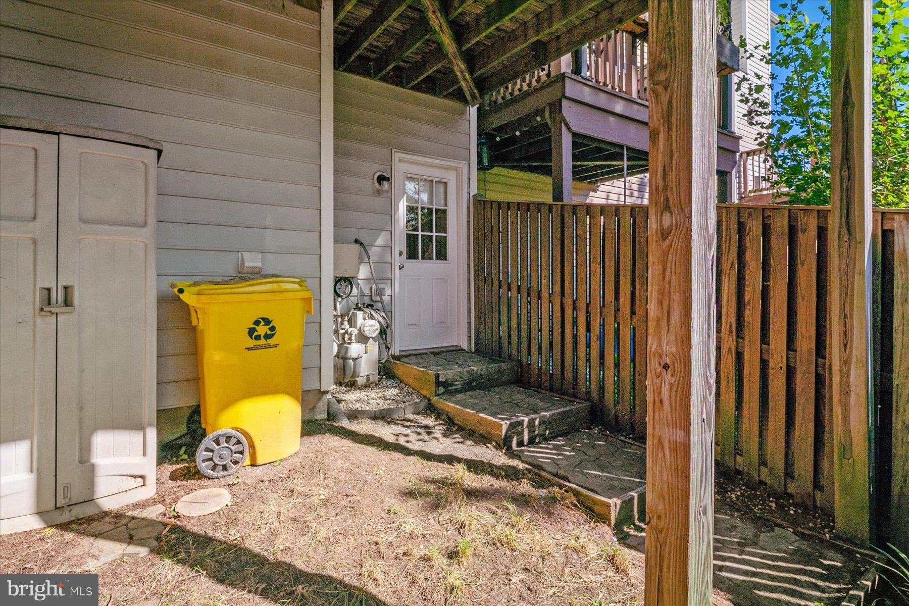 NANTUCKET MEWS @ CROFTON - Residential