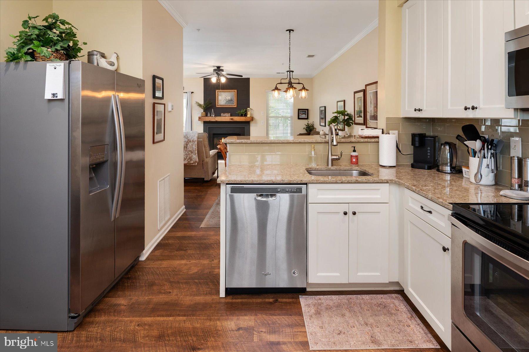 NANTUCKET MEWS @ CROFTON - Residential