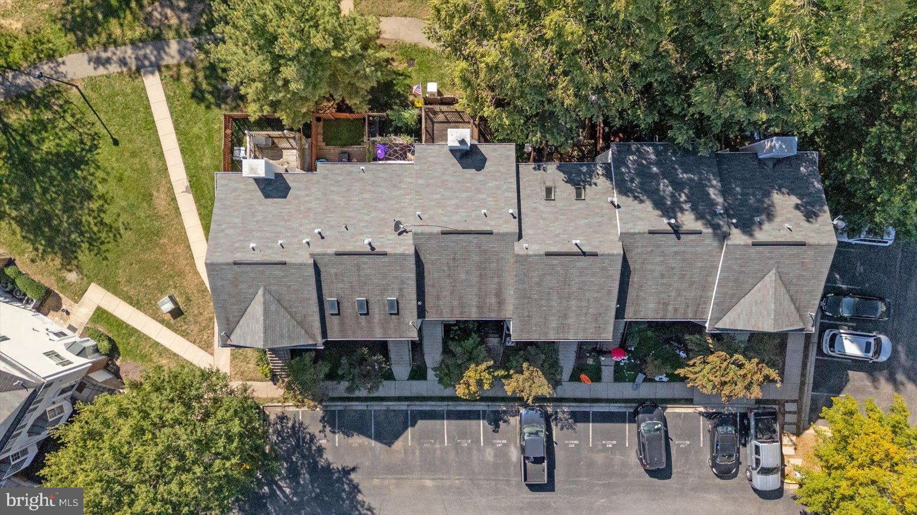 NANTUCKET MEWS @ CROFTON - Residential