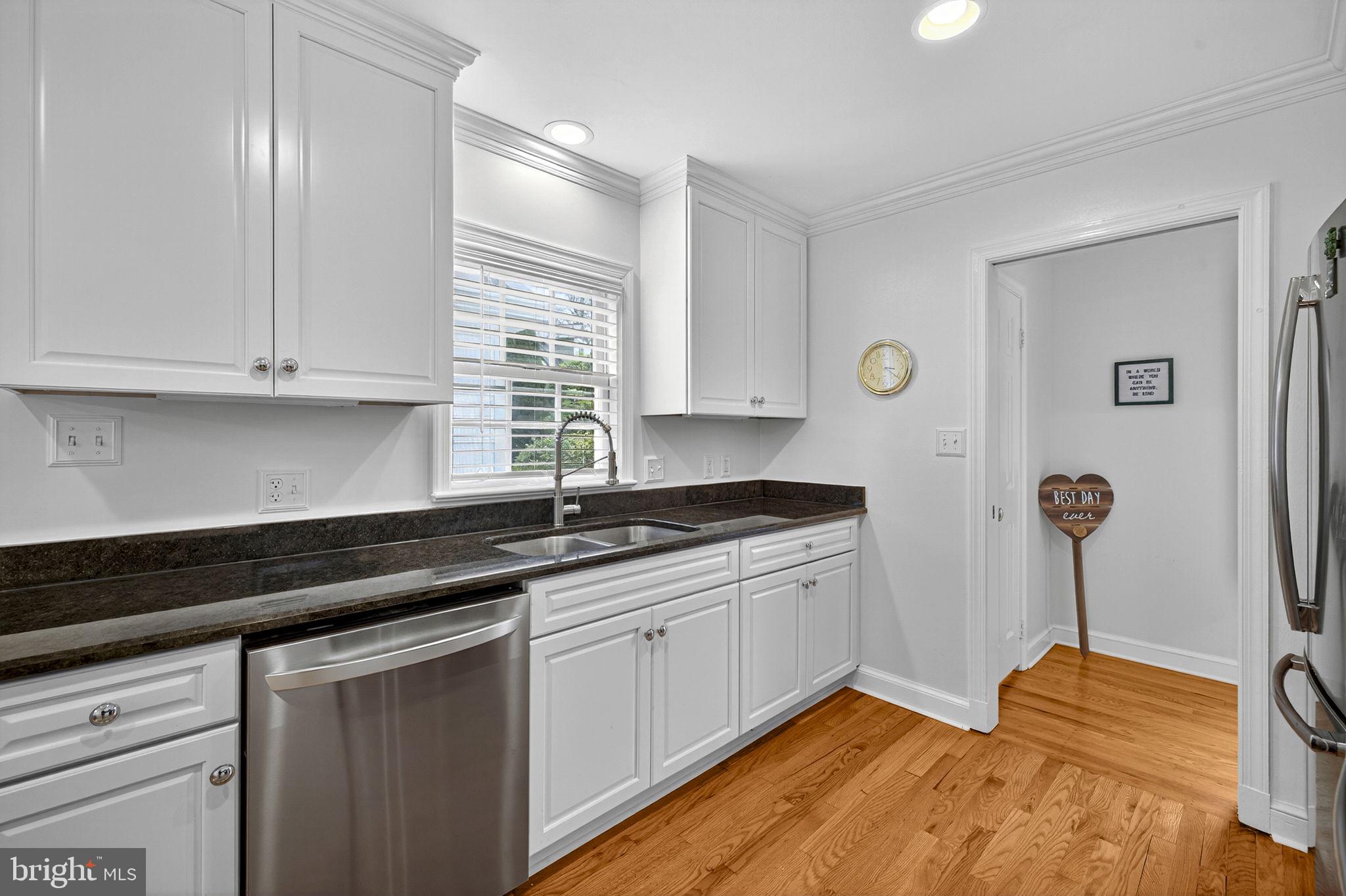 VILLAGE HAMLET - Residential