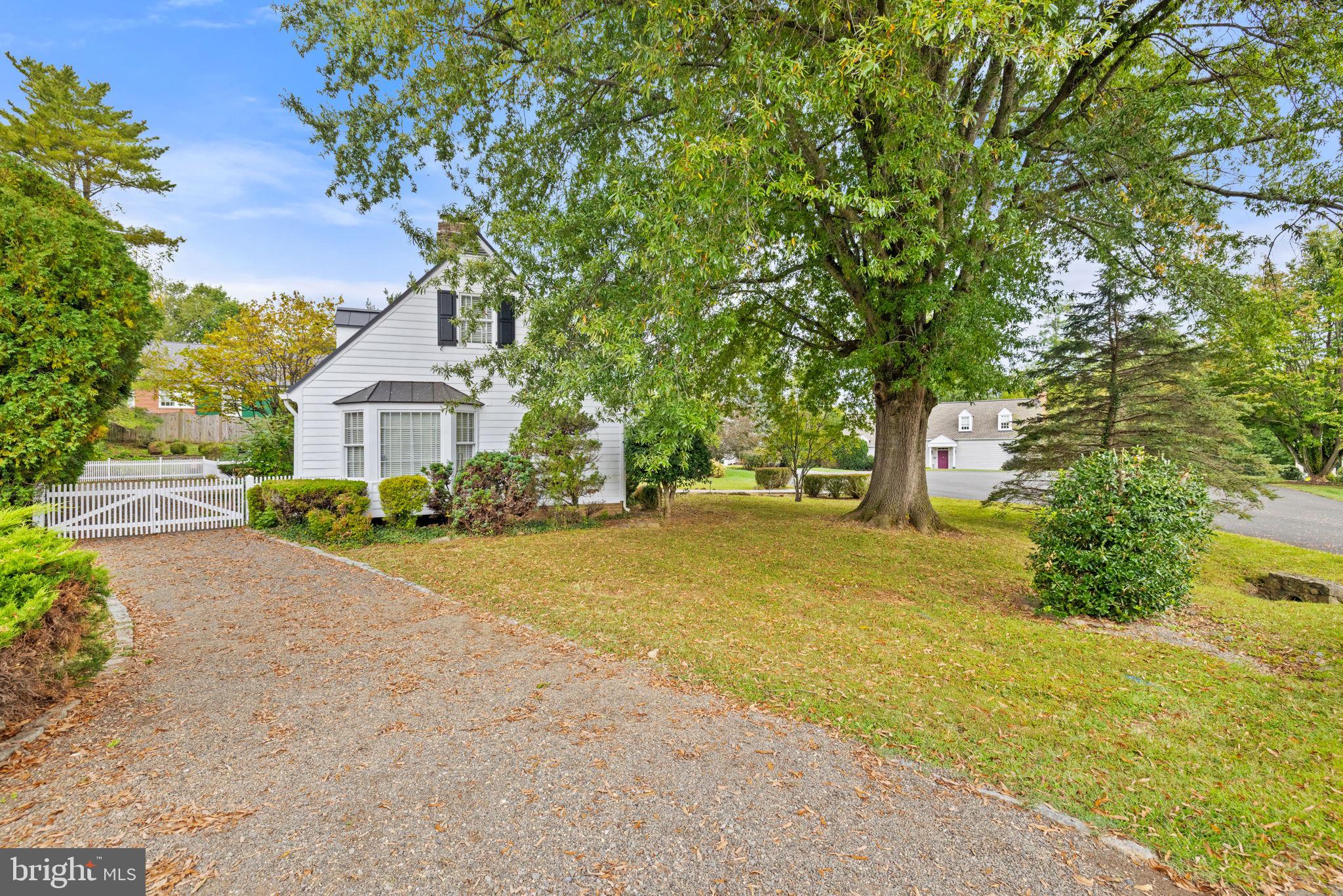 VILLAGE HAMLET - Residential