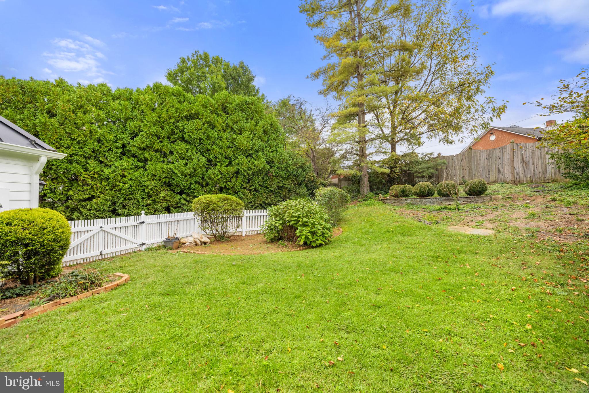 VILLAGE HAMLET - Residential