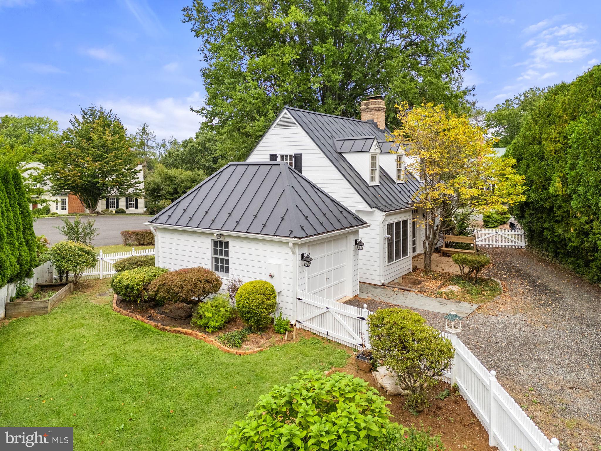 VILLAGE HAMLET - Residential