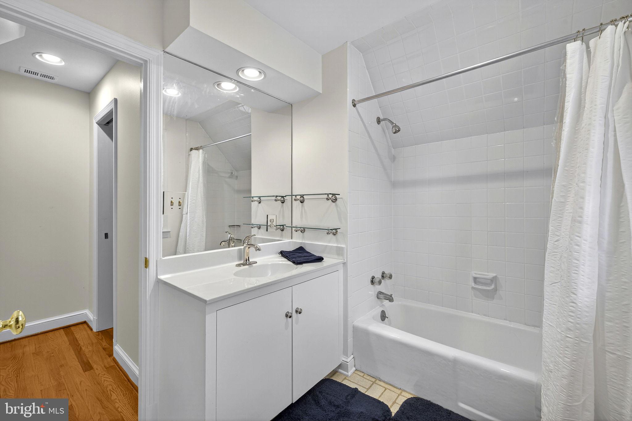 VILLAGE HAMLET - Residential