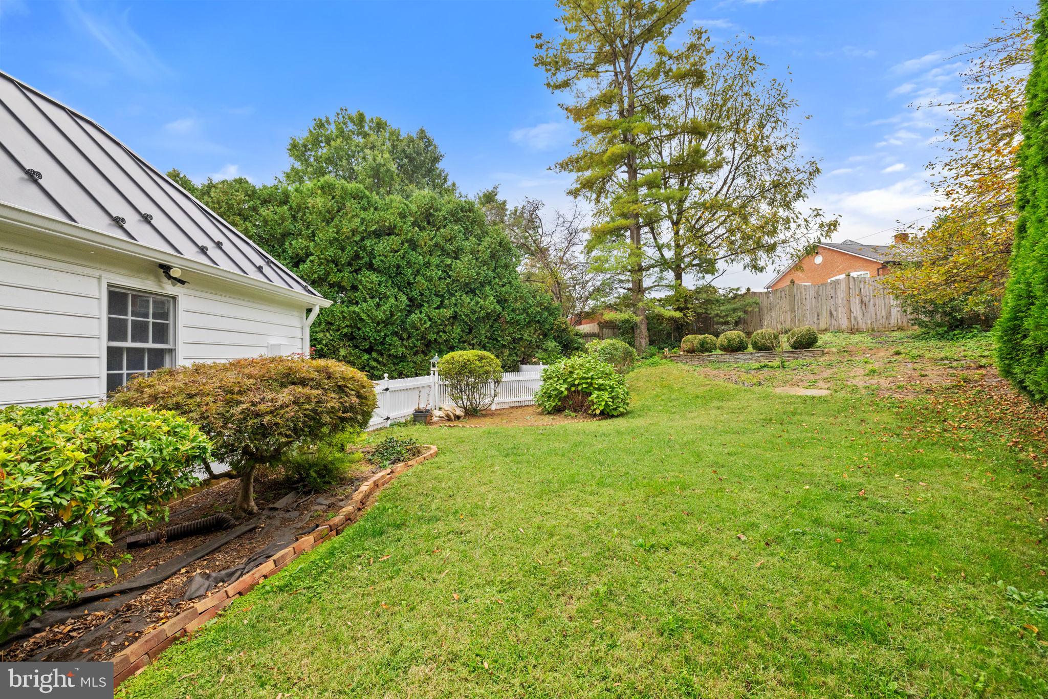 VILLAGE HAMLET - Residential