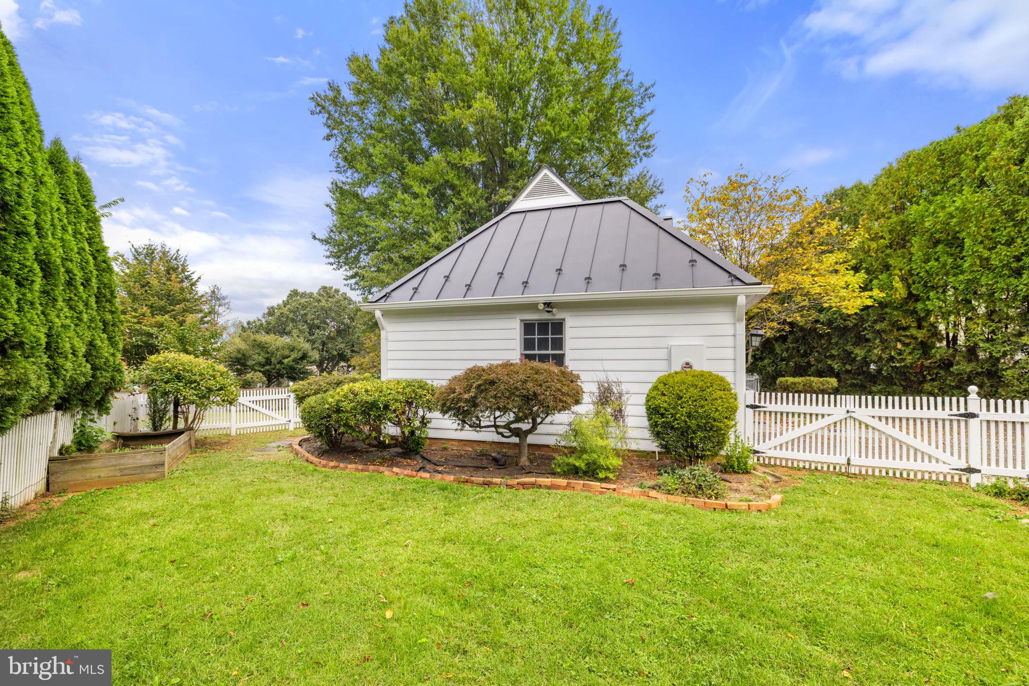 VILLAGE HAMLET - Residential