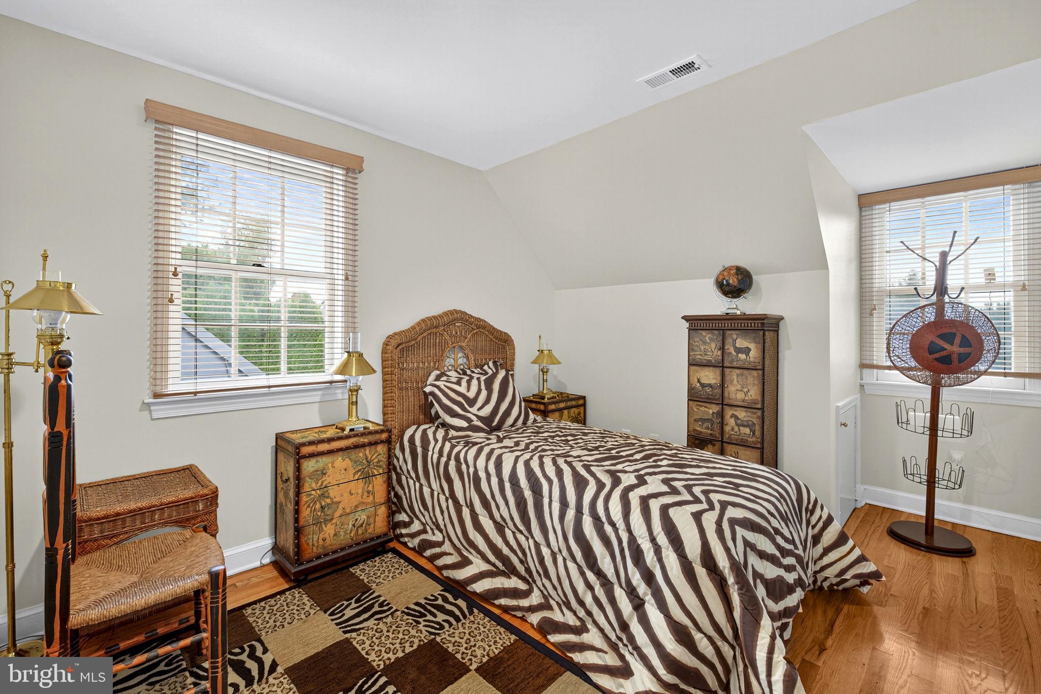 VILLAGE HAMLET - Residential