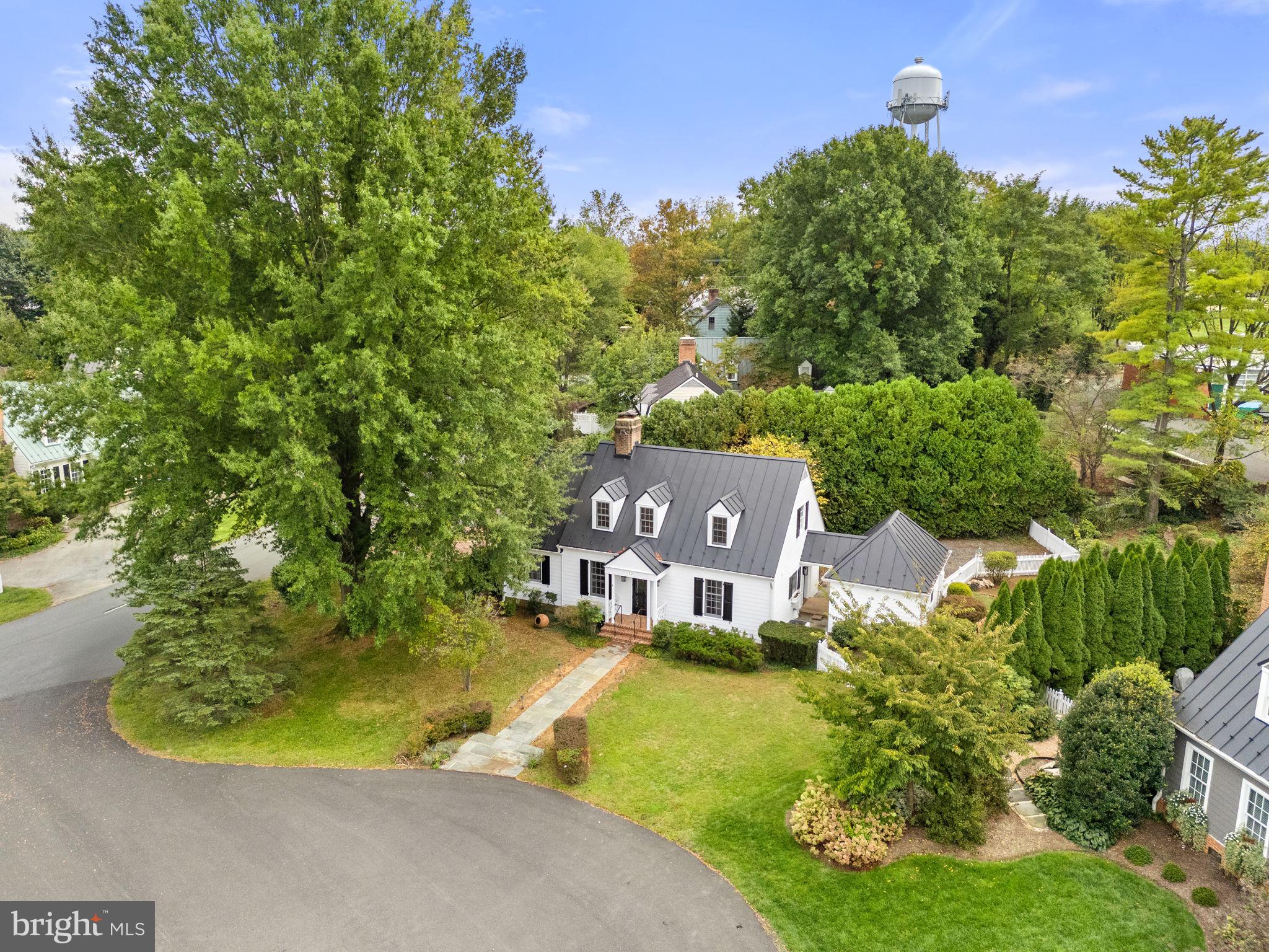 VILLAGE HAMLET - Residential