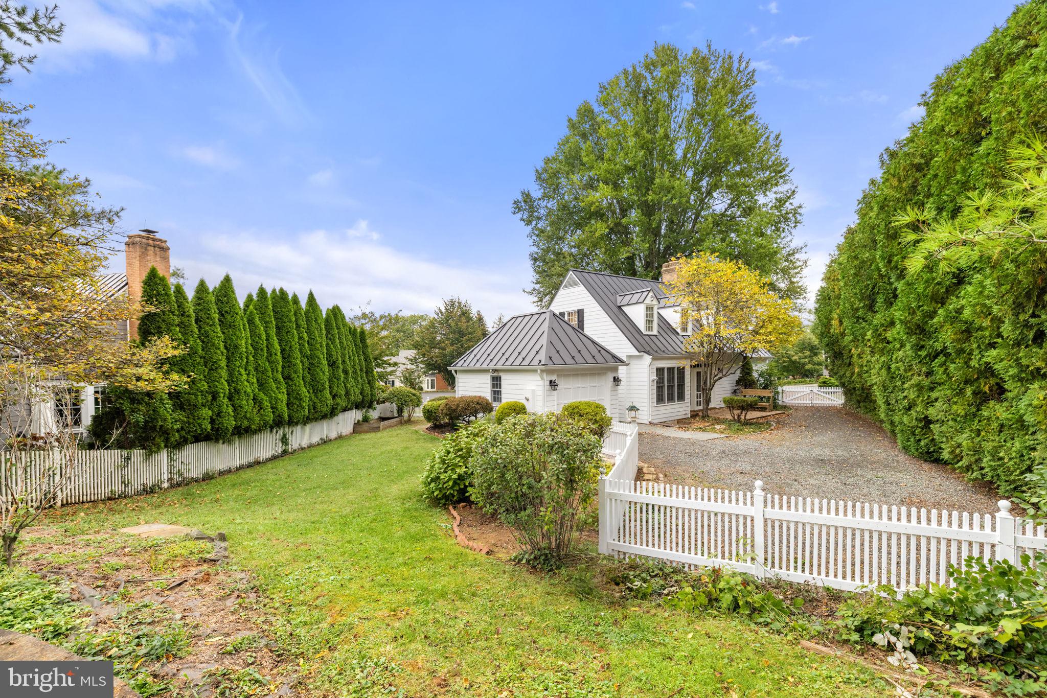 VILLAGE HAMLET - Residential