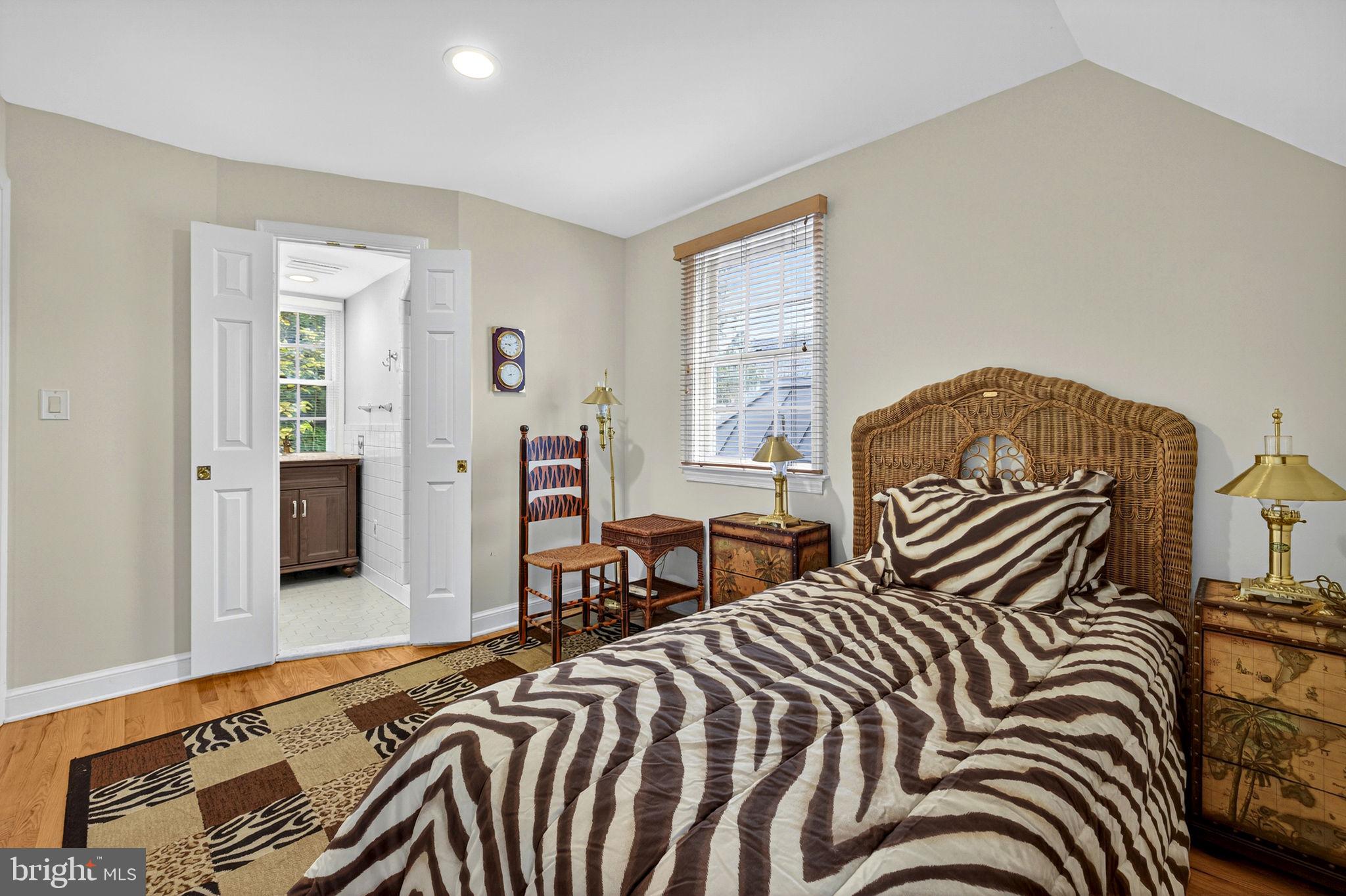 VILLAGE HAMLET - Residential