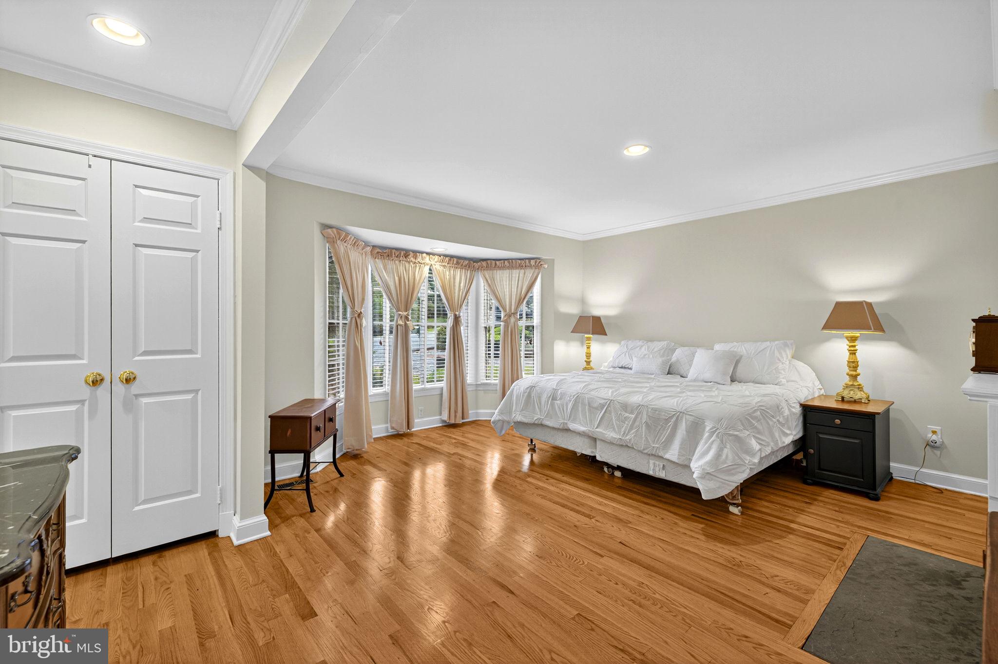 VILLAGE HAMLET - Residential