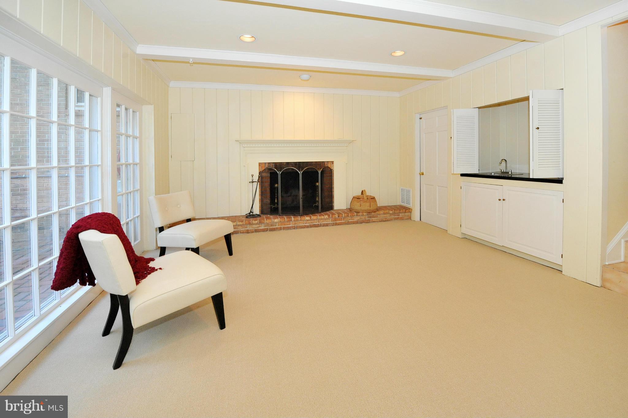 CRESTVIEW - Residential