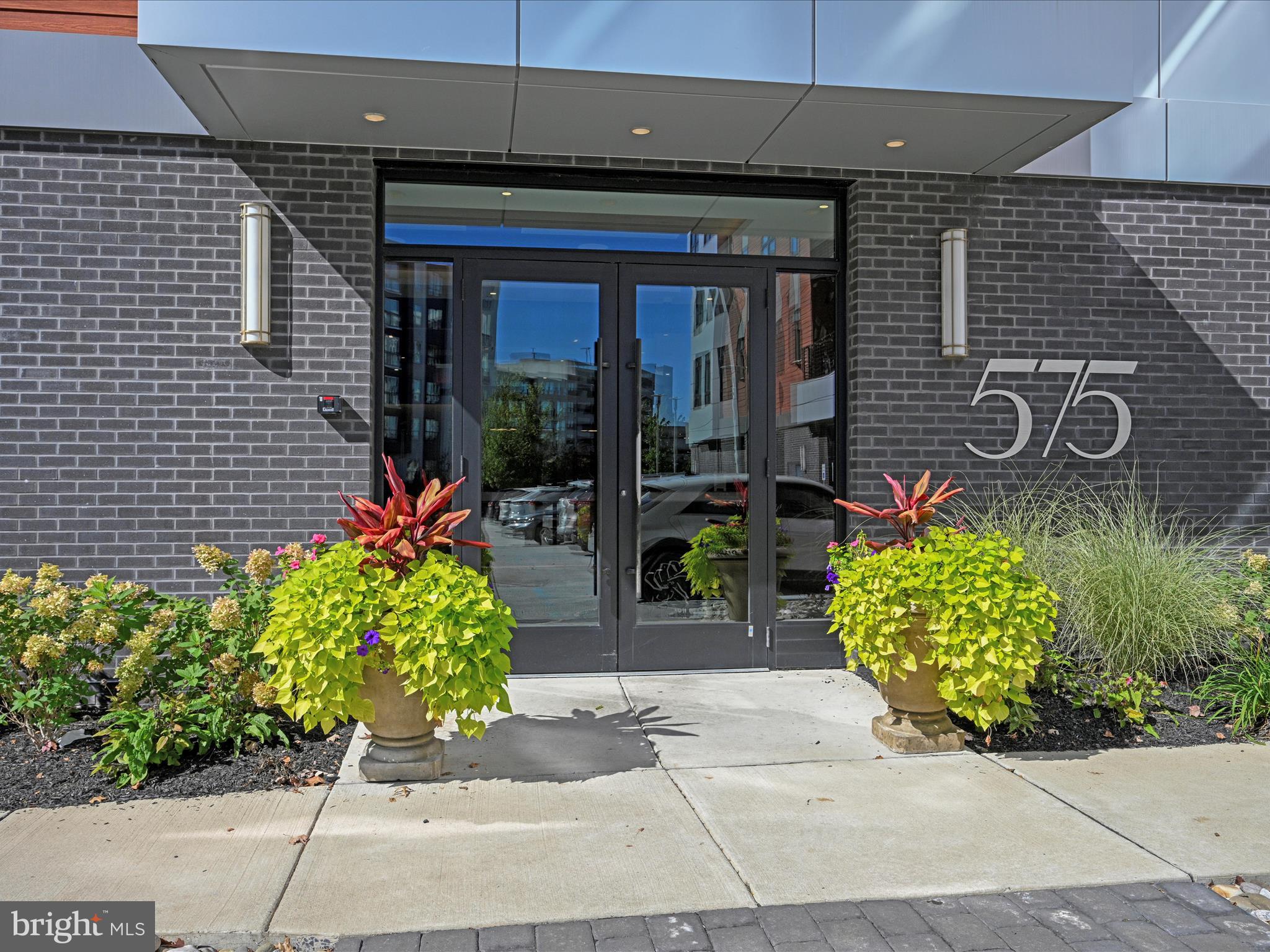 575 SOUTH CONDOS - Residential