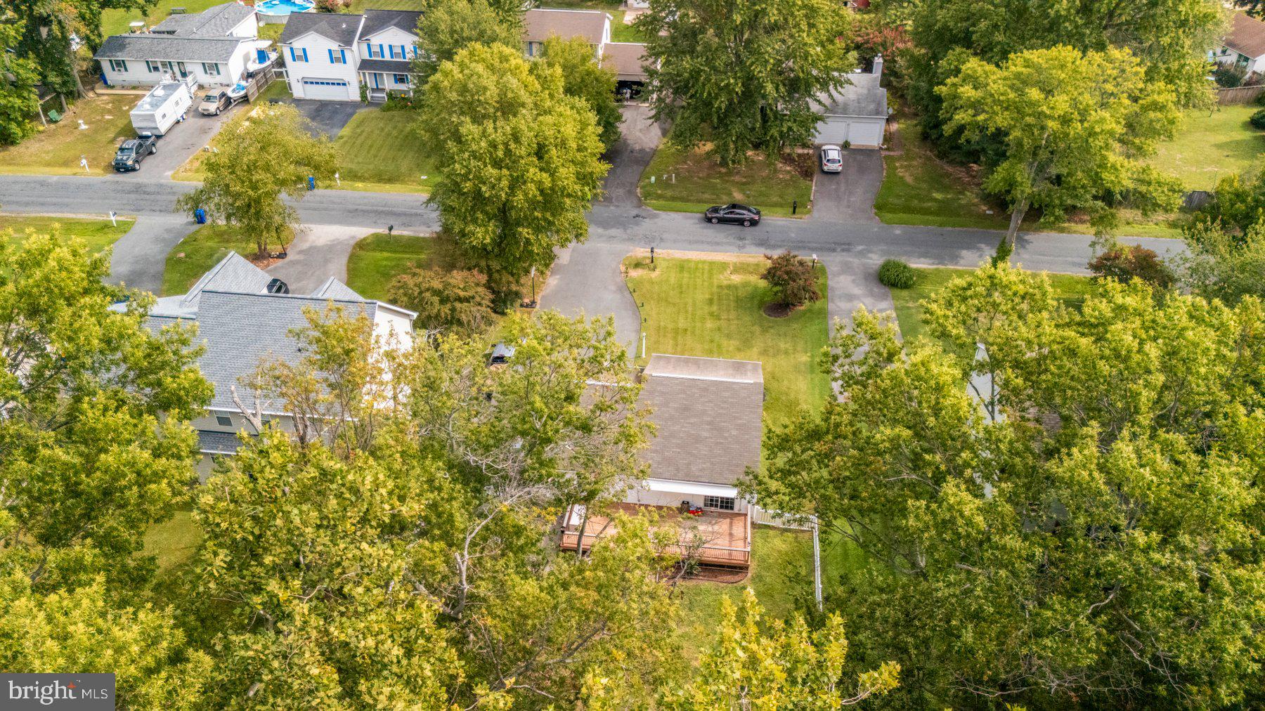 909 PETINOT PLACE