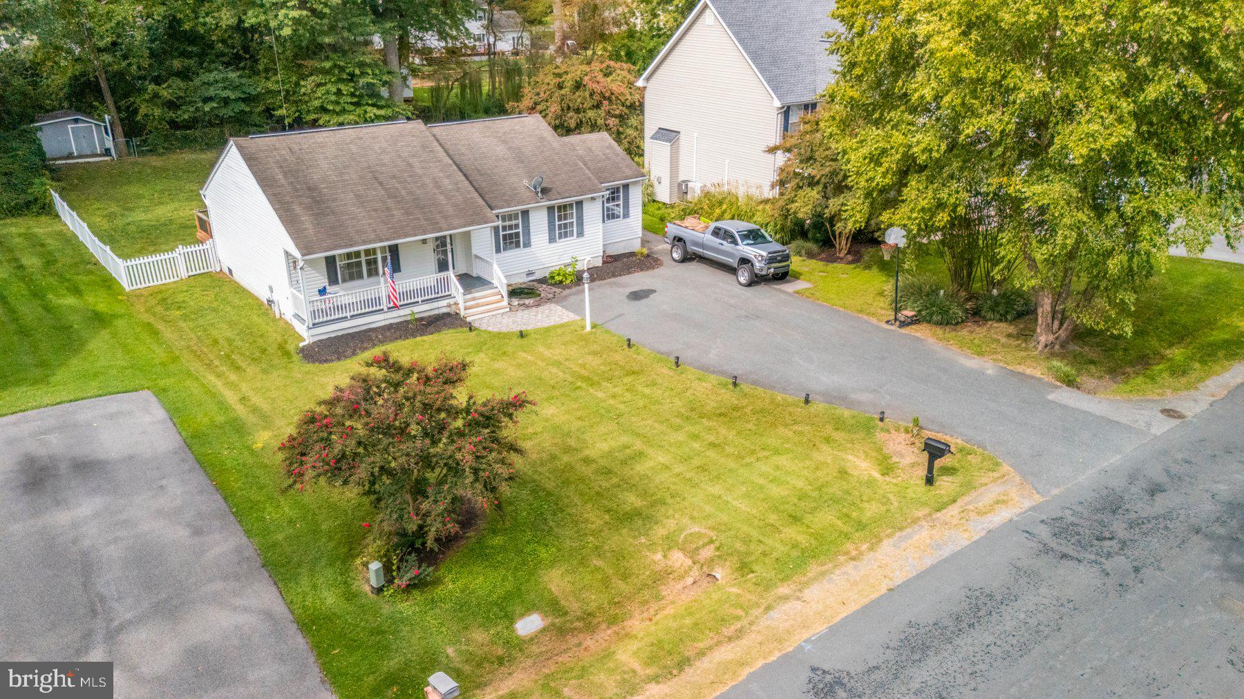 909 PETINOT PLACE