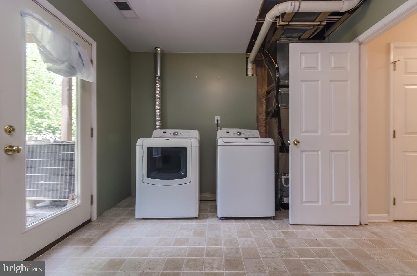 HAMMONDS MILL - Residential Lease