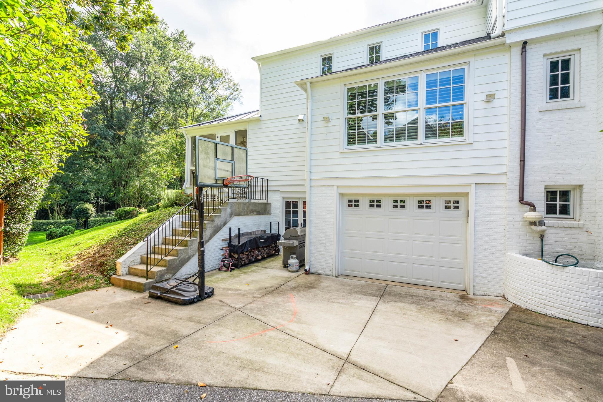 WESTMORELAND HILLS - Residential