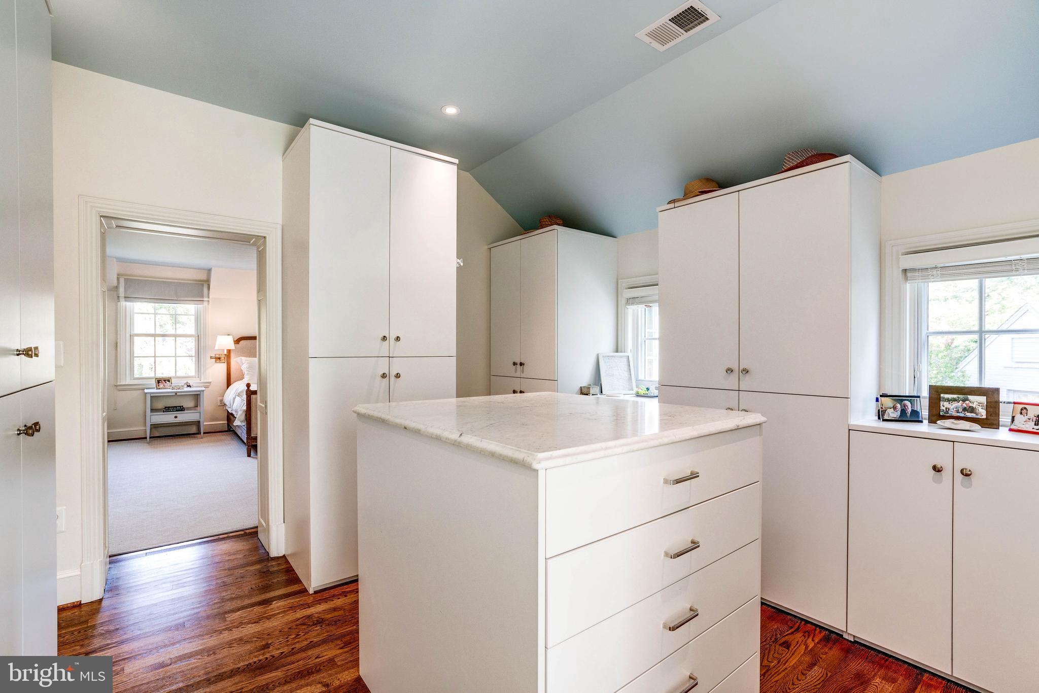 WESTMORELAND HILLS - Residential