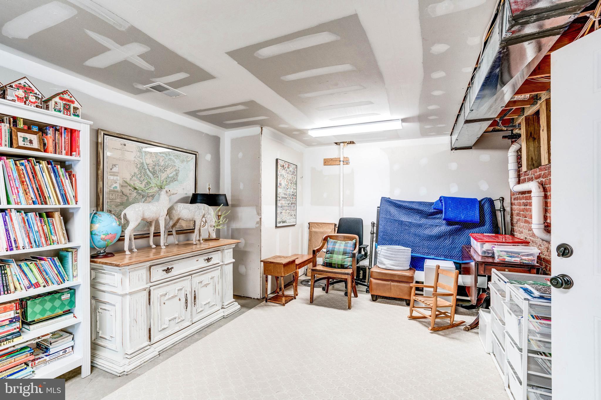 WESTMORELAND HILLS - Residential