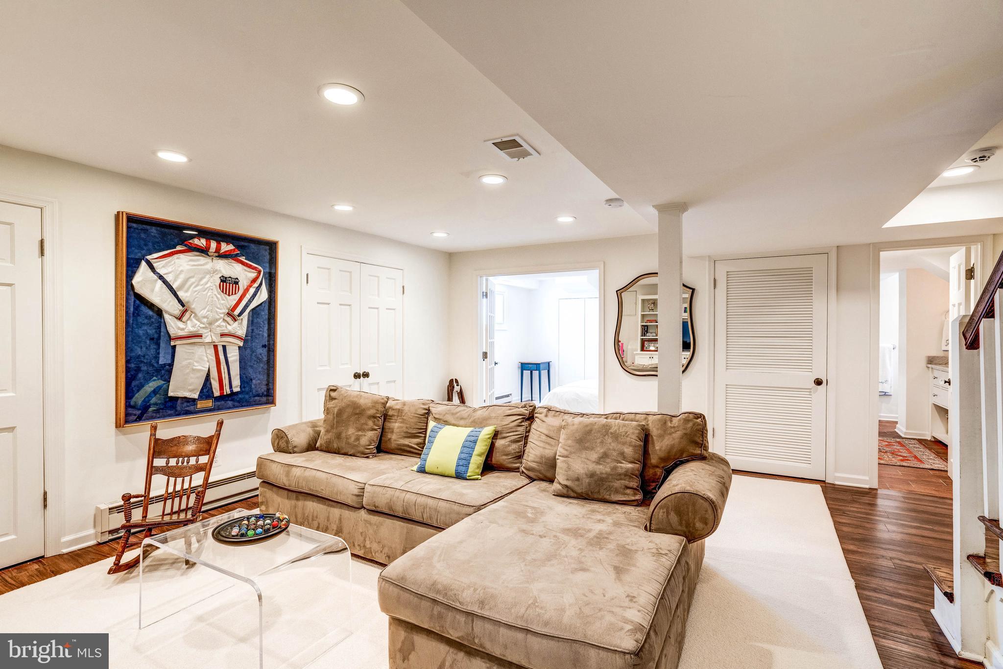 WESTMORELAND HILLS - Residential