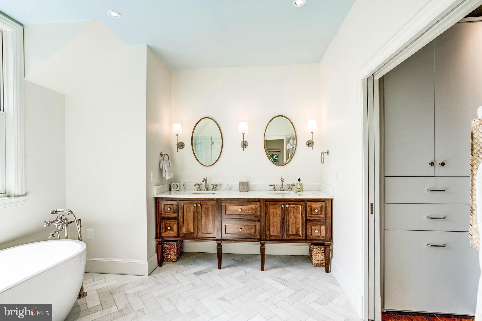 WESTMORELAND HILLS - Residential