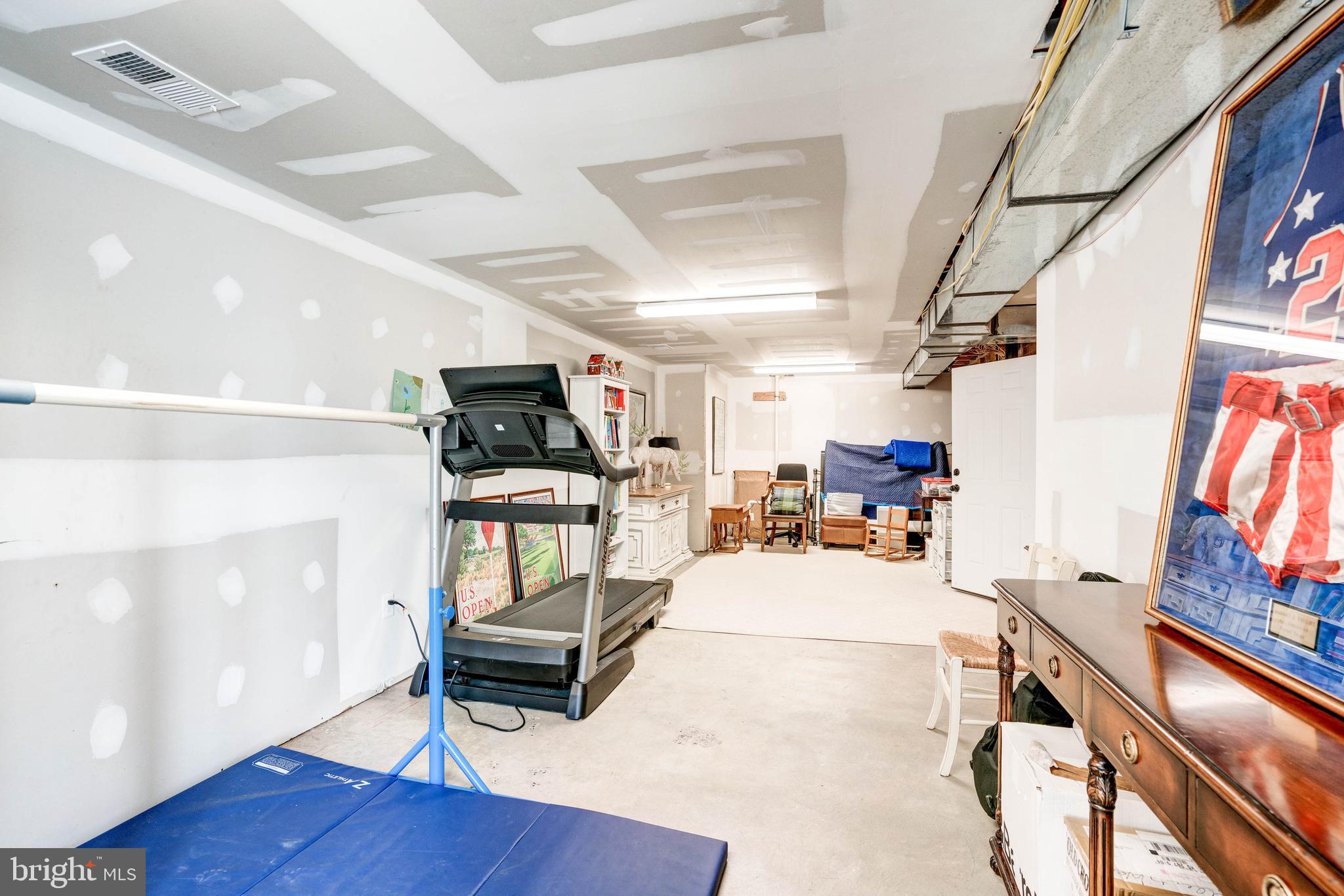 WESTMORELAND HILLS - Residential