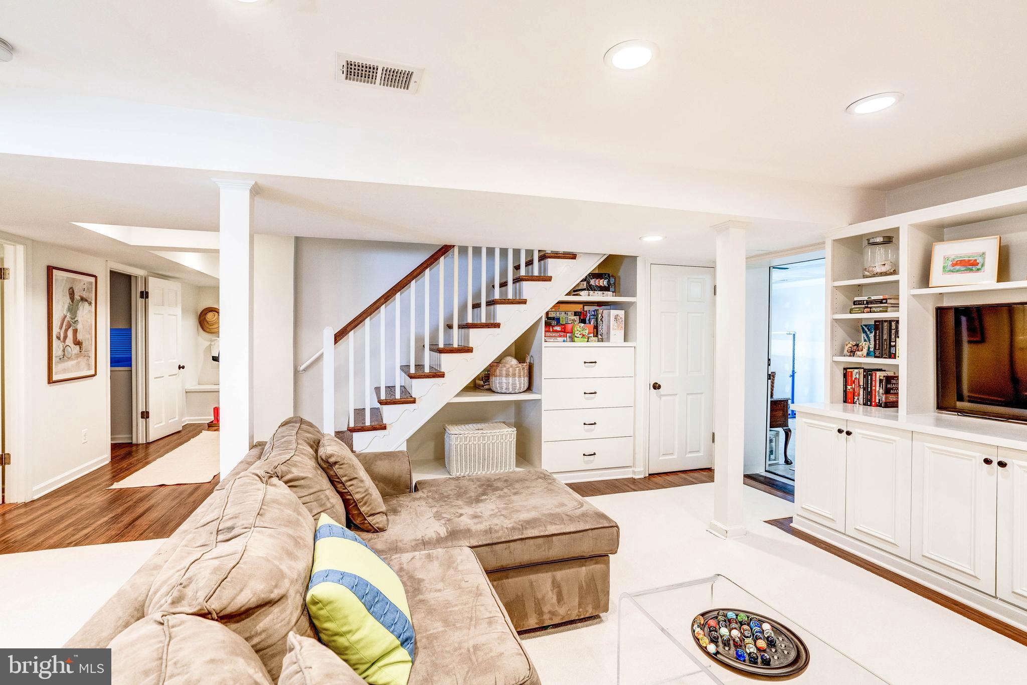 WESTMORELAND HILLS - Residential