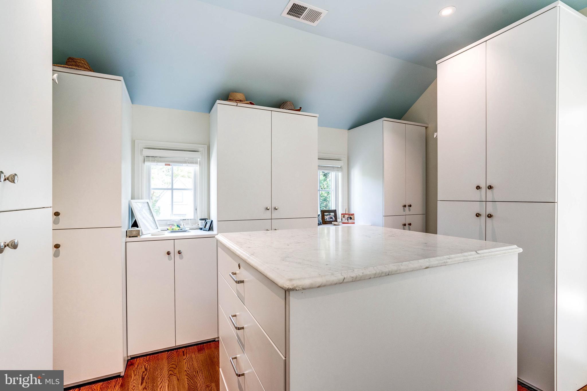 WESTMORELAND HILLS - Residential