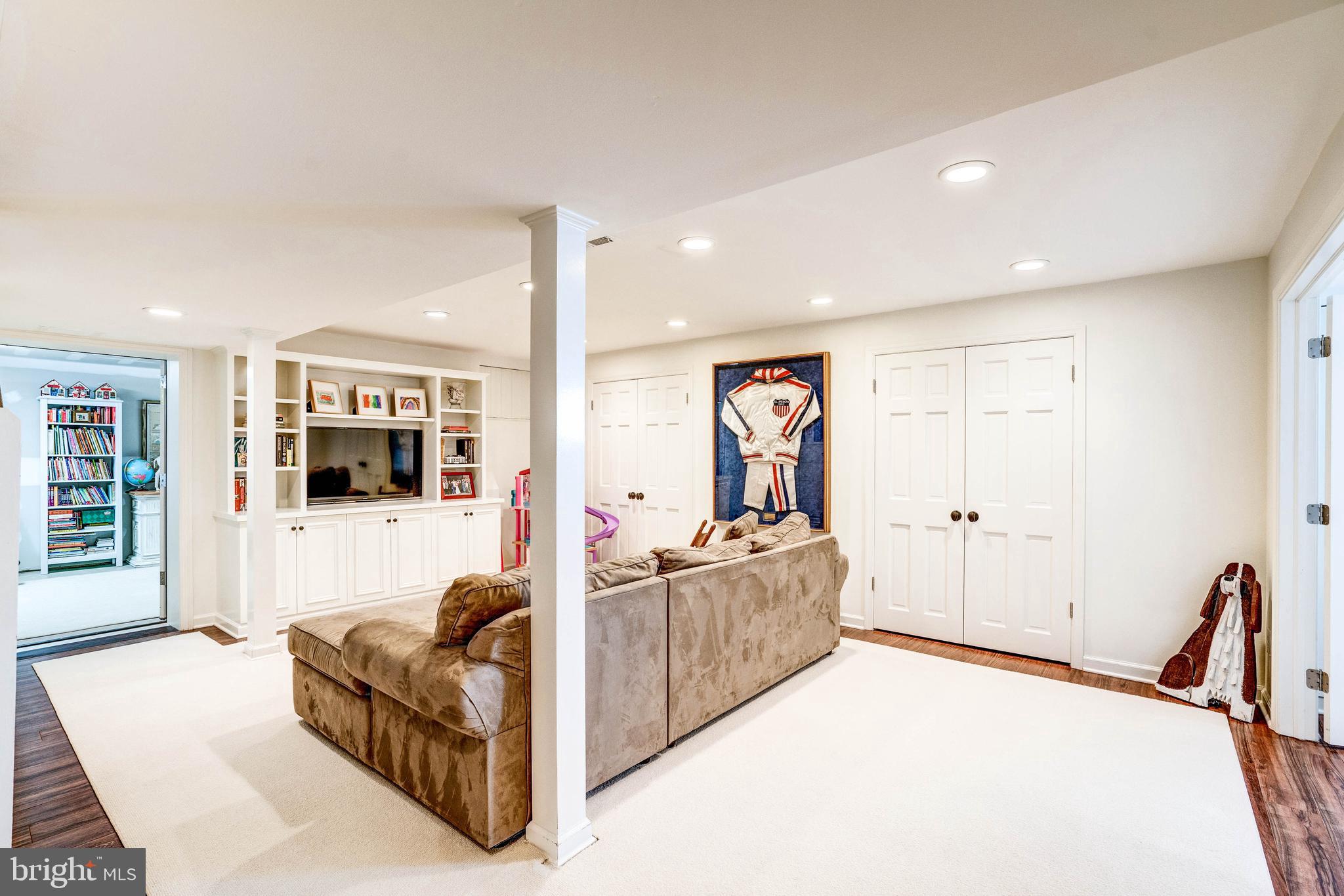 WESTMORELAND HILLS - Residential