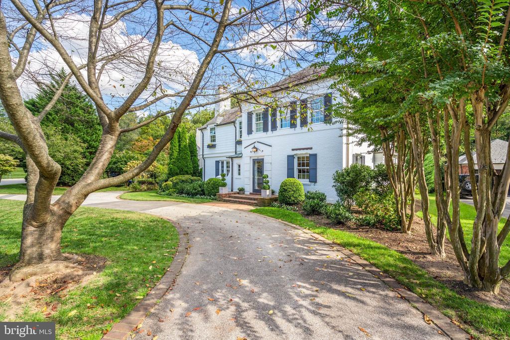 Photo of 4509 Wetherill Road, BETHESDA, MD 20816 (MLS # MDMC2203202)