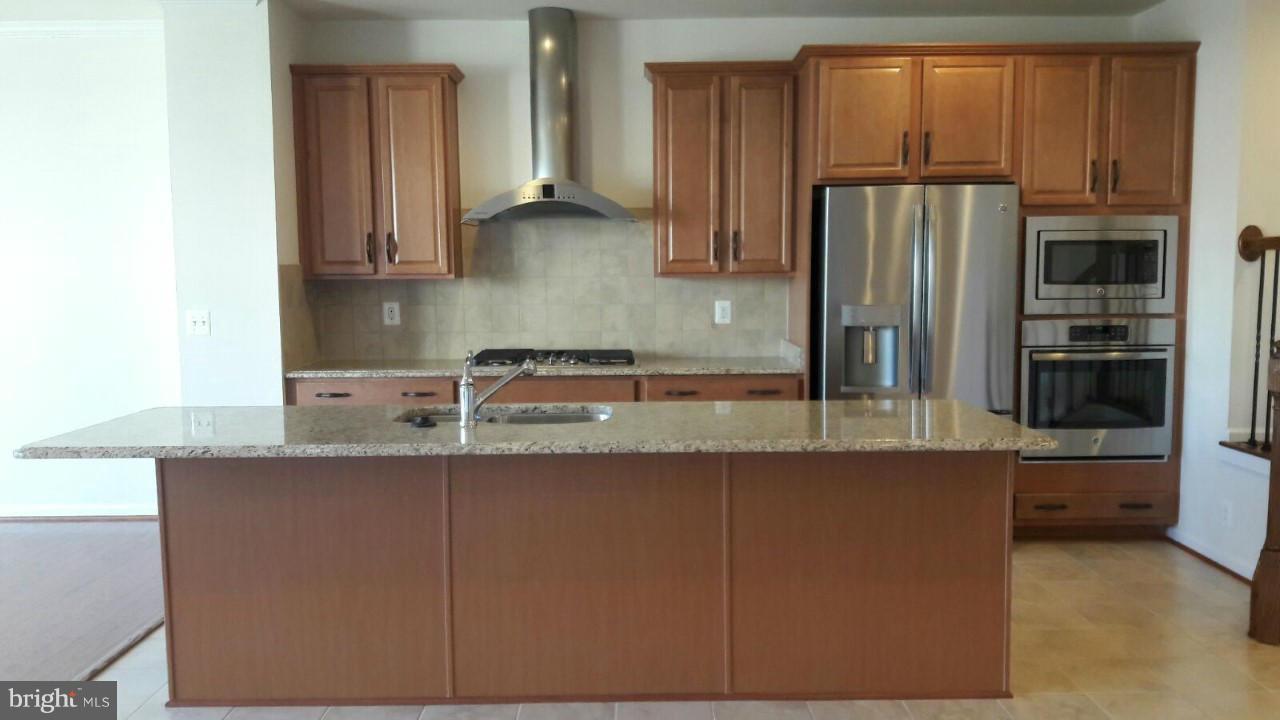 BRAMBLETON LANDBAY 3 - Residential Lease