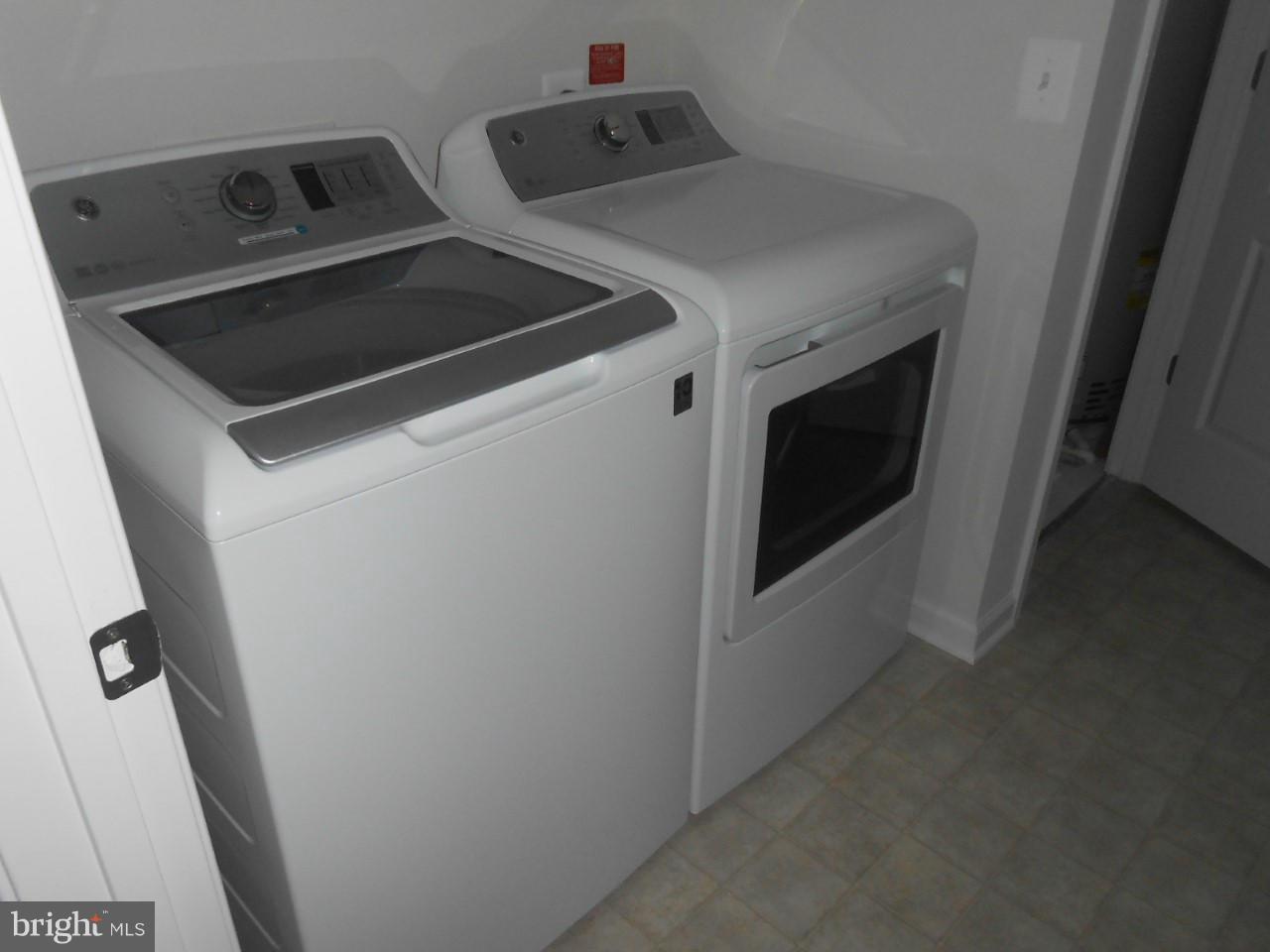 BRAMBLETON LANDBAY 3 - Residential Lease