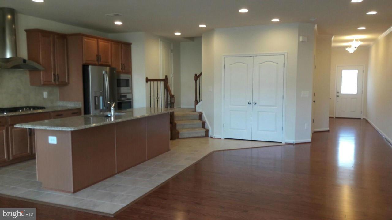 BRAMBLETON LANDBAY 3 - Residential Lease