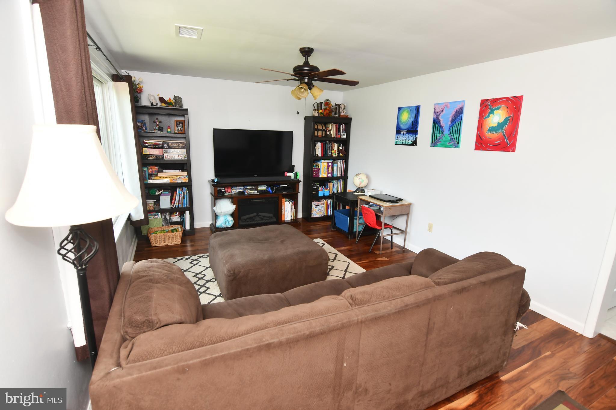 COUNTRY PARK - Residential