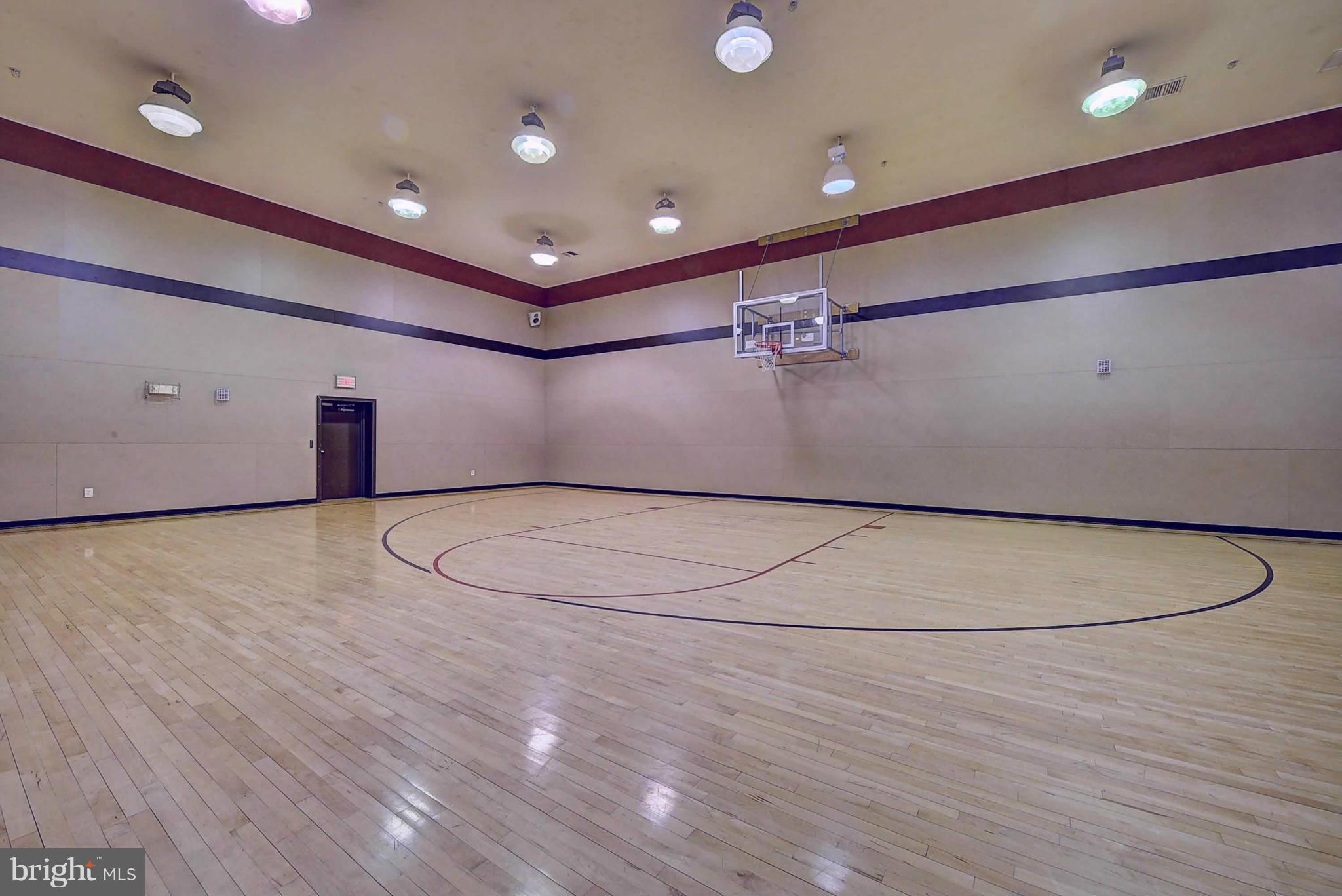 MARQUIS AT VIENNA STATION - Residential