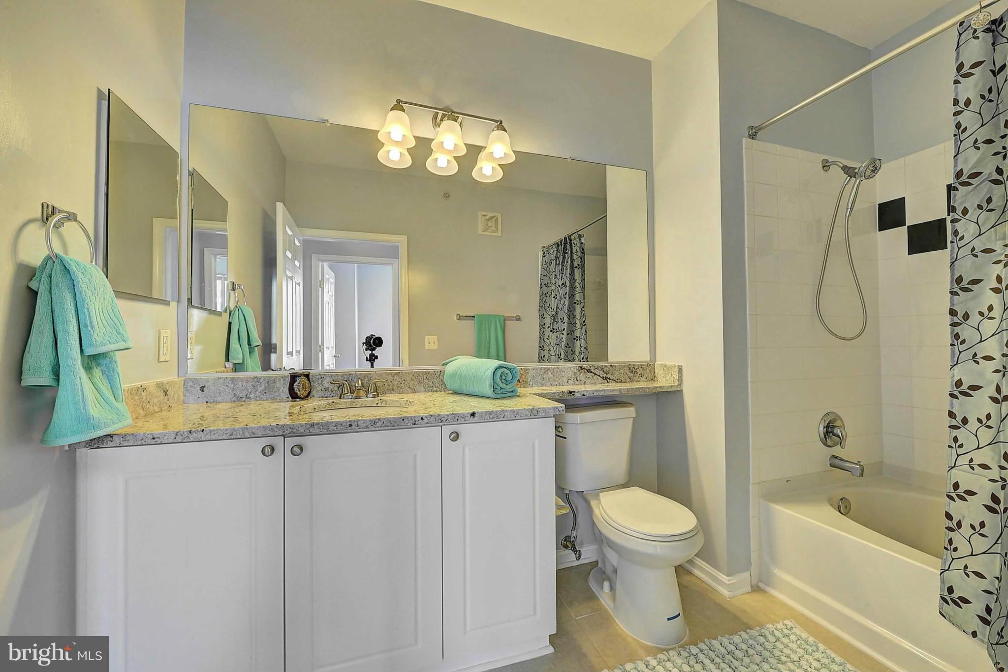 MARQUIS AT VIENNA STATION - Residential