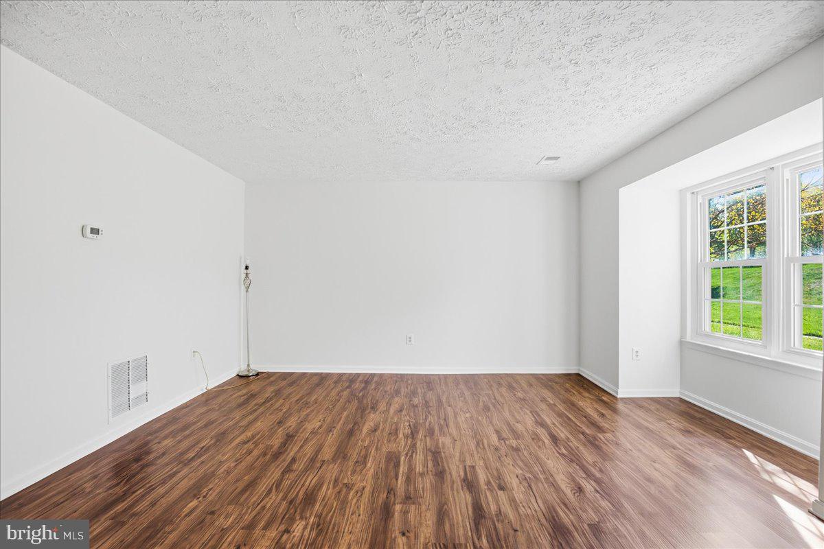 HAMPSHIRE - Residential