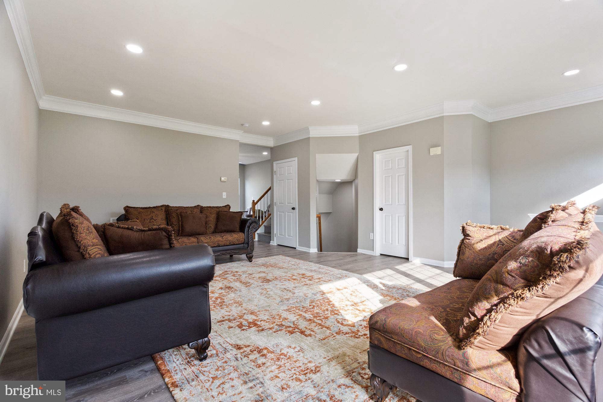 SOUTH RIDING - Residential