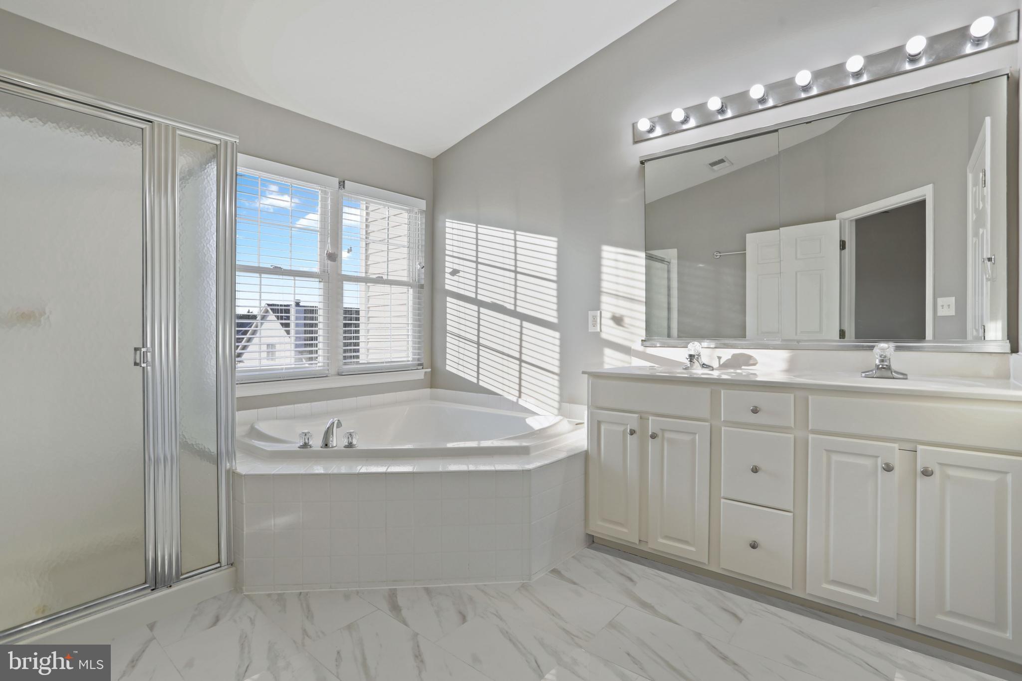 SOUTH RIDING - Residential