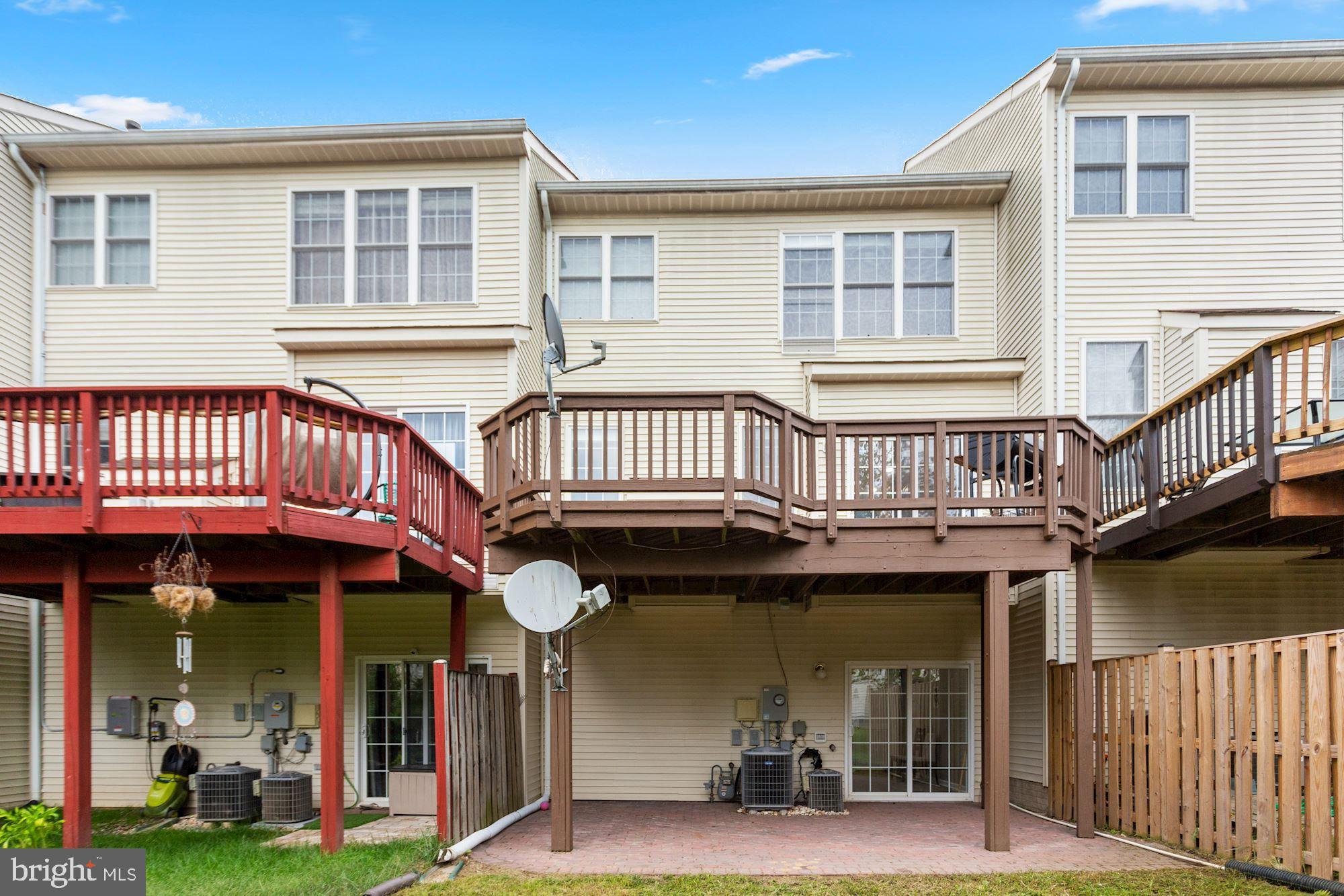 SOUTH RIDING - Residential